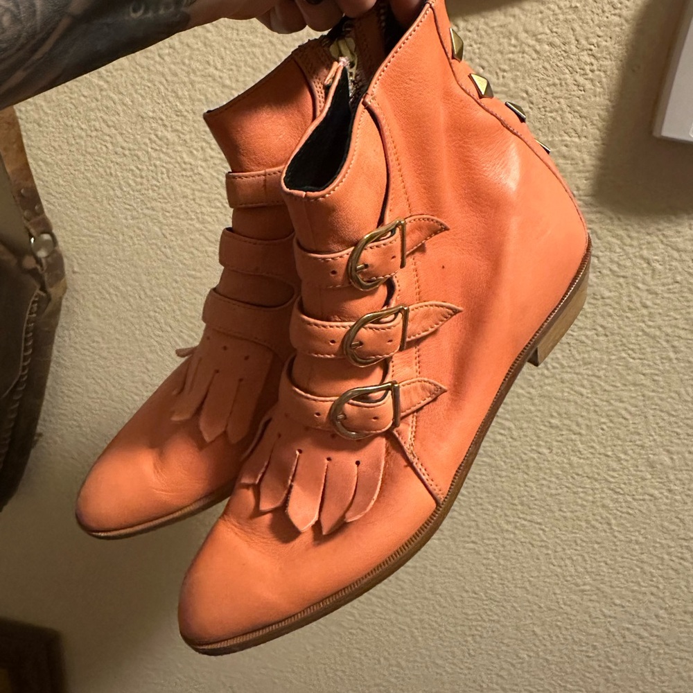 Modern Vice Jett Ankle Boots 37.5 peach 🍑